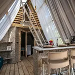 Arena One 99 Glamping